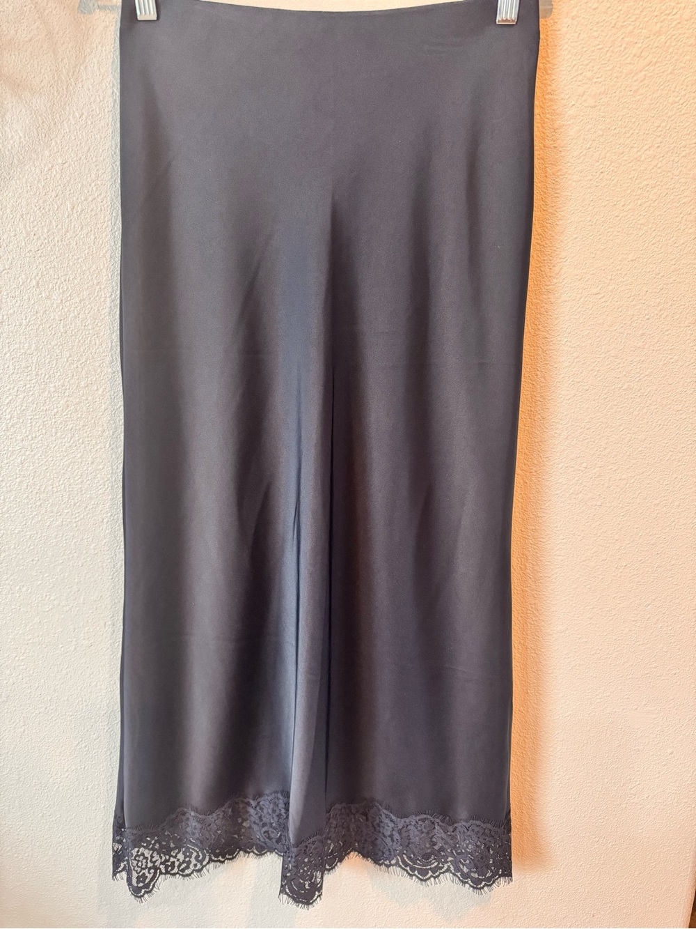 Rachel Zoe Dark Navy Lace-Hem Midi Skirt. Size XS